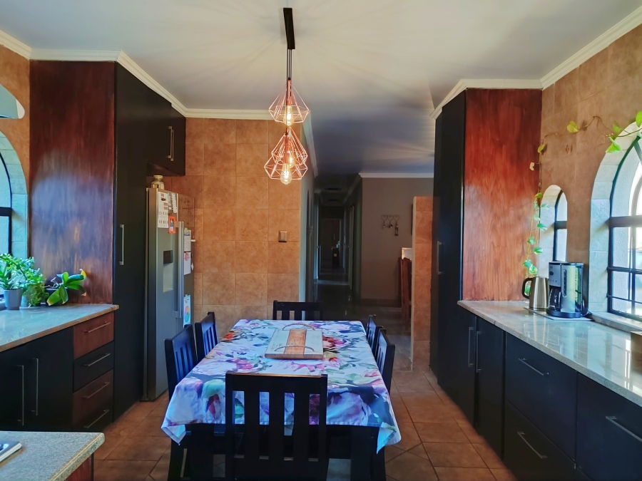 5 Bedroom Property for Sale in Doringkruin North West